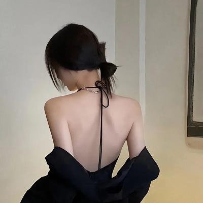 豆丁小女巫